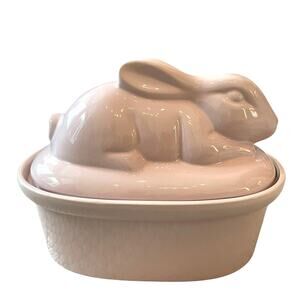 Zrike Brands Easter Bunny Rabbit Lidded Casserole Dish Pink Ceramic NEW